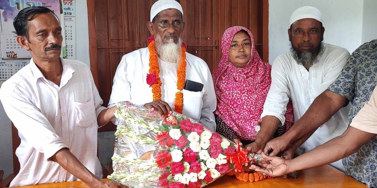 বাউফলের কনকদিয়া’র বিতর্কিত চেয়ারম্যান শাহিন পলাতক; দায়িত্ব নিলেন প্যানেল চেয়ারম্যান