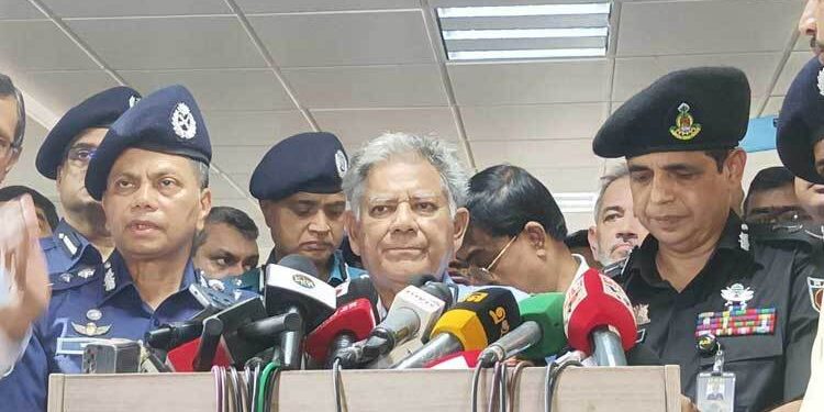 দখলদারিত্ব-চাঁদাবাজি করলে পা ভেঙে দেবে সেনাবাহিনী: স্বরাষ্ট্র উপদেষ্টা