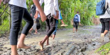 স্বাধীনতার ৫৩ বছর পরও ইট পাথরের ছোয়া লাগেনি জনগুরুত্বপূর্ণ রাস্তায়