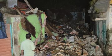 পটুয়াখালীতে ব্যবসায়ীর বাড়িতে হামলা ও লুটপাটের অভিযোগ