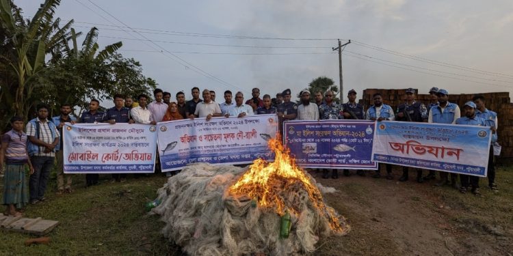 অবৈধ ভাবে ইলিশ শিকার করায় এ পর্যন্ত পটুয়াখালীর অর্ধশত জেলে কারাগারে।