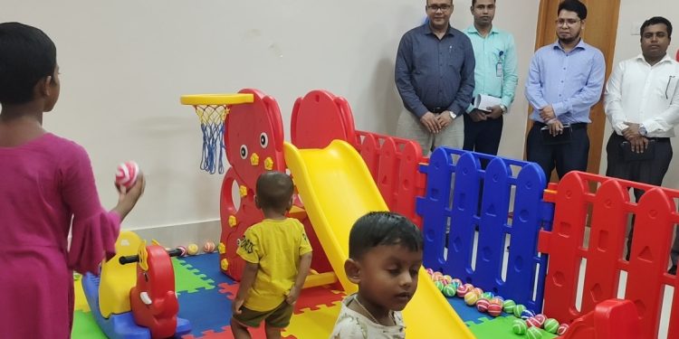 পটুয়াখালী জেলা প্রশাসক কার্যালয়ে ডে কেয়ার সেন্টার এবং ব্রেস্ট ফিডিং কর্নারের উদ্বোধন।