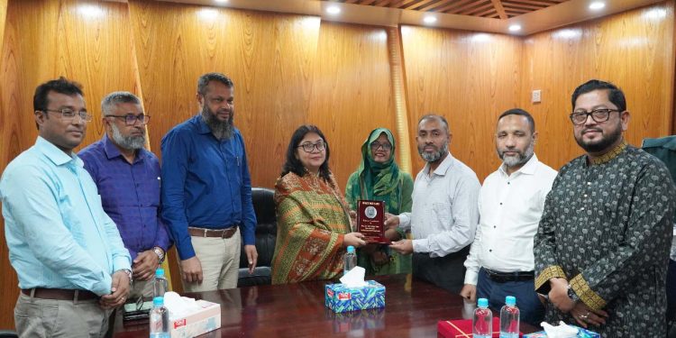 পবিপ্রবি এবং বরিশাল বিশ্ববিদ্যালয়’র ভাইস-চ্যান্সেলরদের মধ্যে সৌজন্য সাক্ষাত।