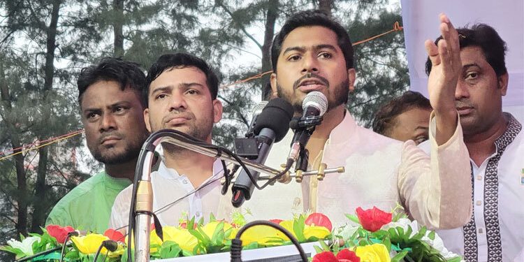 রাজনৈতিক দলের গোলামি করলে প্রজাতন্ত্রের চাকরি করতে পারবেন না-নুরুল হক