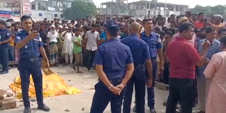 পটুয়াখালীর কুয়াকাটায় নির্মানাধীন দোকানের ওয়ালের ভিম ভেঙ্গে দুই নির্মান শ্রমিকের মৃত্যু।