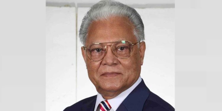 সাবেক স্বরাষ্ট্রমন্ত্রী আলতাফ হোসেন চৌধুরীর গাড়ি বহরে হামলা, এক যুগ পর মামলা।