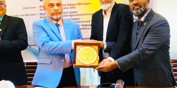 পবিপ্রবি’র উপাচার্য অধ্যাপক ড. রফিকুল ইসলামকে বাকৃবি’র সংবর্ধনা