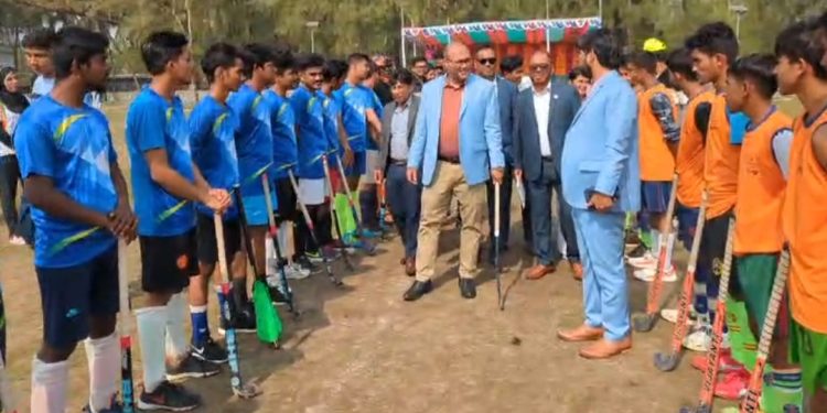 তারুন্য উৎসব উপলক্ষে পটুয়াখালীতে হকি টুর্নামেন্ট অনুষ্ঠিত।