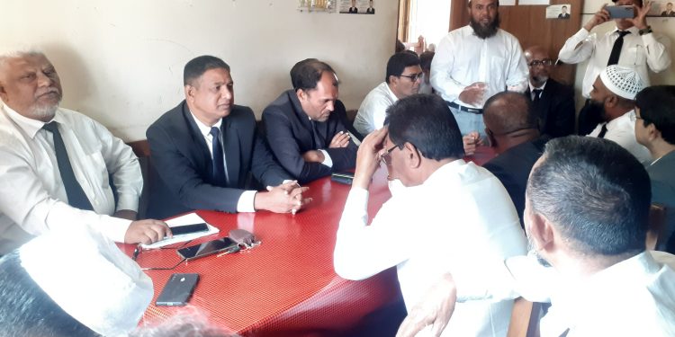 কলাপাড়ায় জুডিশিয়াল ম্যাজিস্ট্রেট আদালত বর্জন করেছে আইনজীবীরা 