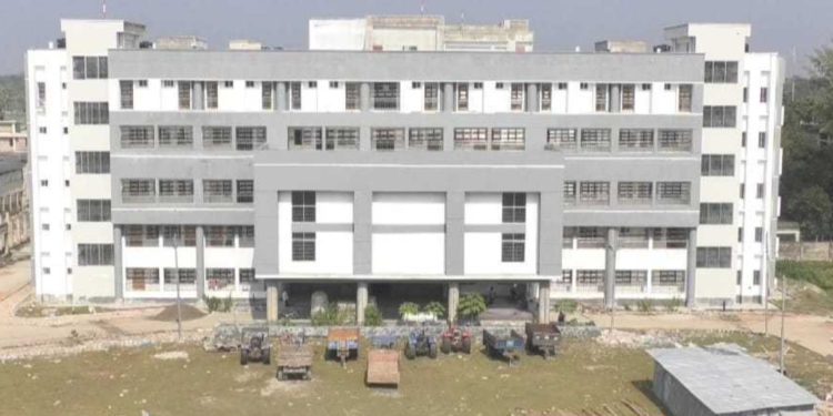 প্রতিষ্ঠার ১১ বছরেও চালু হয়নি পটুয়াখালী মেডিকেল কলেজ হাসপাতাল
