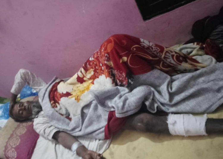 বাউফলে চাঁদা না পেয়ে তরমুজ চাষীকে পিটিয়ে গুরুতর জখম